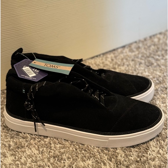 Shoes - Picture 3 of 3